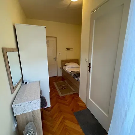 Apartman Krstinic 84